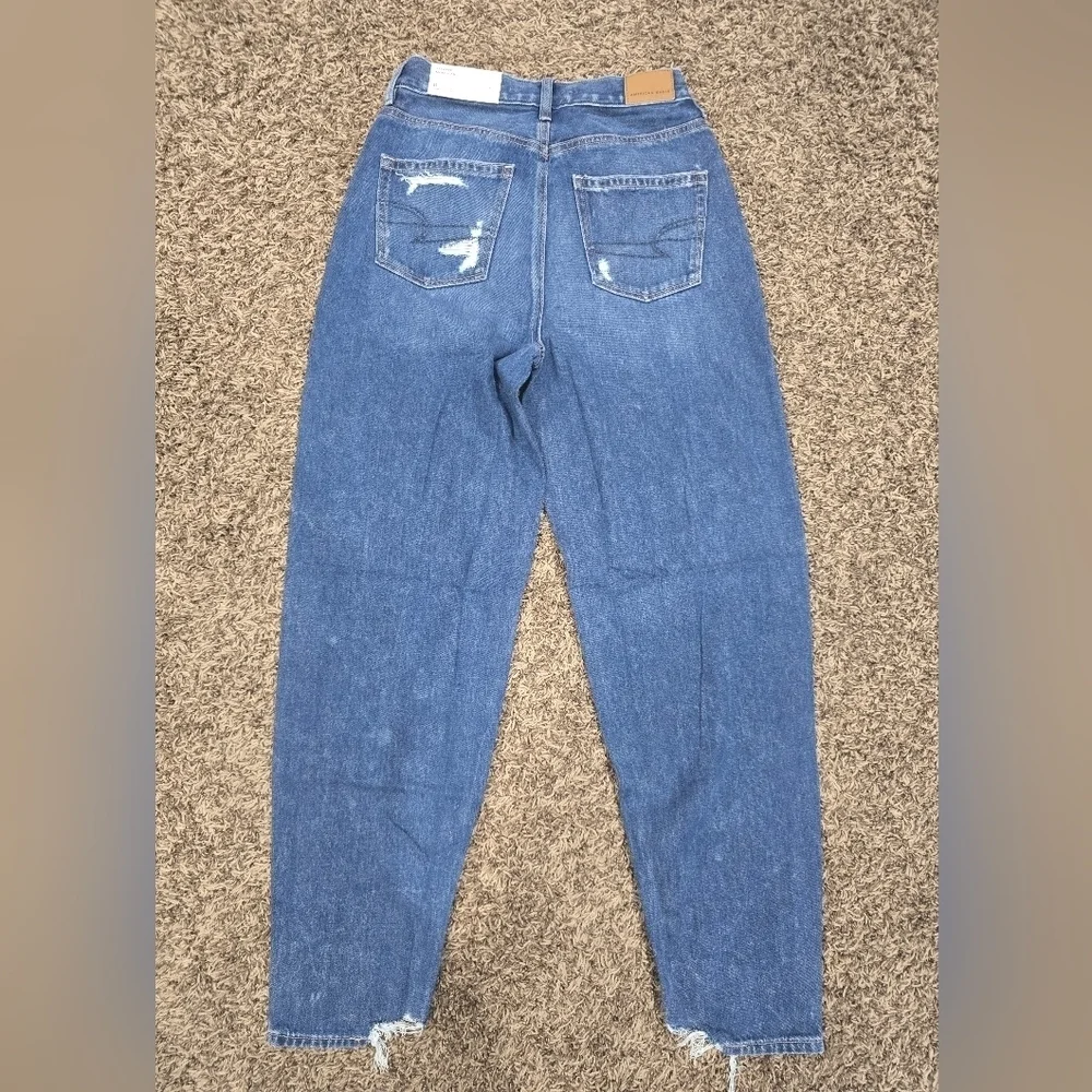 American Eagle NWT High Rise Relaxed Mom Jean Size 0 Reg